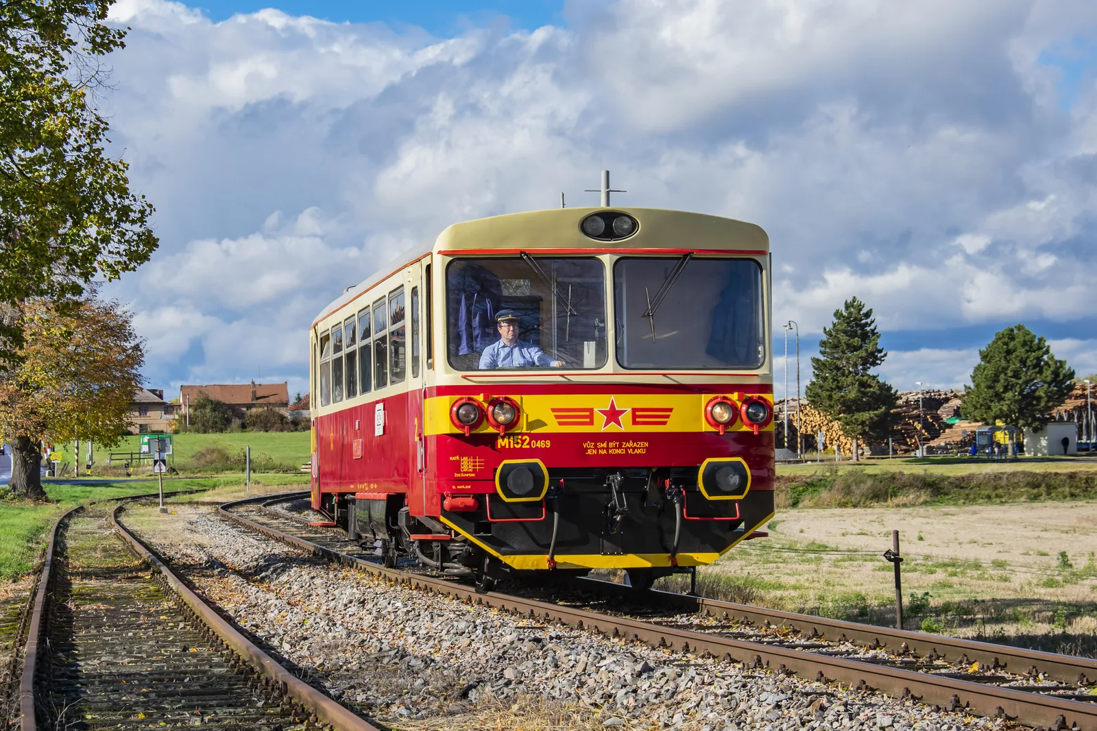 Motorový vůz M 152.0469 „Mája“ v provozu.